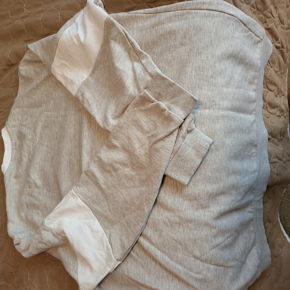Sweater - Picture 4 of 4